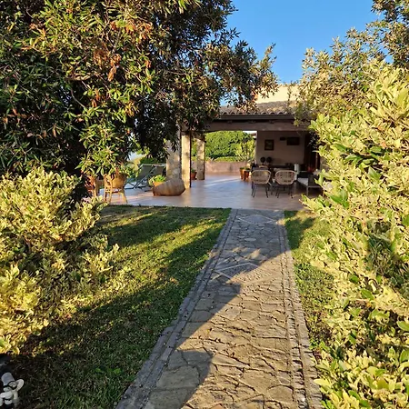 Del Carrubo A Due Passi Dal Mare Di Cefalu *