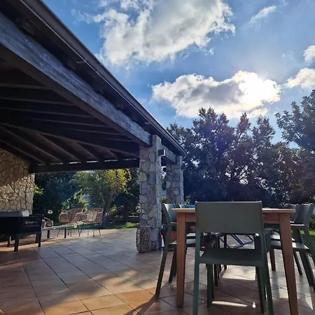 Del Carrubo A Due Passi Dal Mare Di Cefalu Collesano