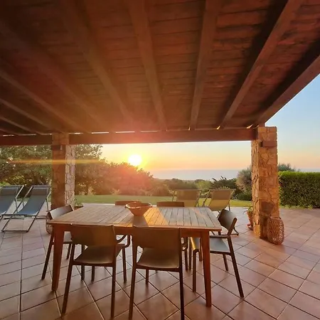 Villa Del Carrubo A Due Passi Dal Mare Di Cefalu Collesano