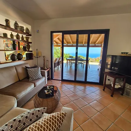 Villa Del Carrubo A Due Passi Dal Mare Di Cefalu